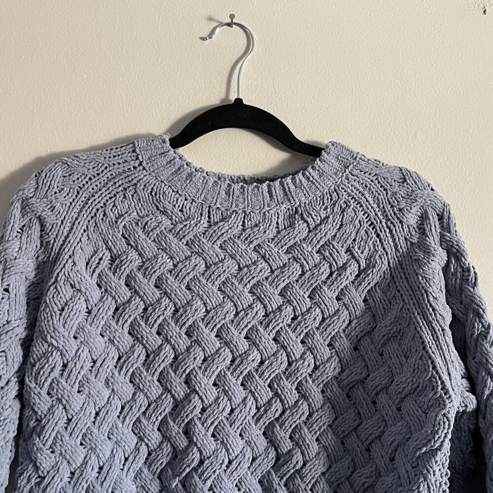 Kendall + Kylie Women S Blue Chenille Basketweave Knit Pullover Cropped Sweater - Picture 4 of 8